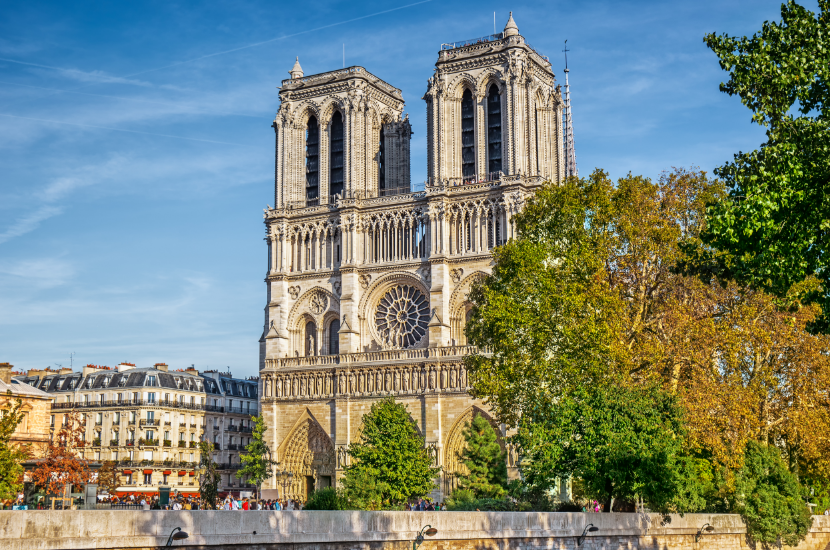 « Notre-Dame de Paris » et l’Ile de la cité – Journée Parisienne – En prévision Novembre 2025