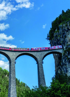 LES TRAINS LÉGENDAIRES SUISSES EN ÉTÉ